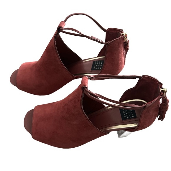 White House Black Market Burgundy Women's Peep-Toe Booties. Size 8 - Picture 2 of 6
